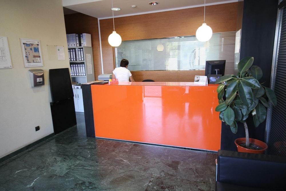 Apartamentos Vertice Sevilla Aljarafe Bormujos Exteriér fotografie