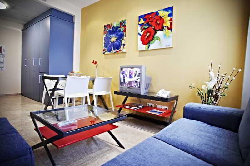 Apartamentos Vertice Sevilla Aljarafe Bormujos Pokoj fotografie