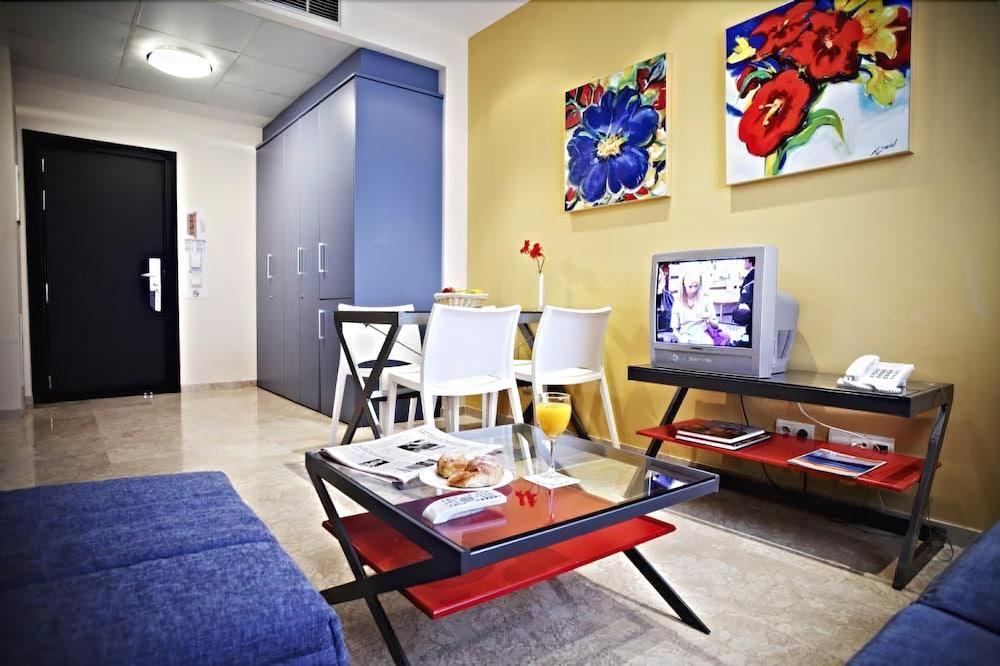 Apartamentos Vertice Sevilla Aljarafe Bormujos Exteriér fotografie